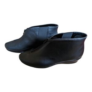 NEW Aerosoles - Women’s Allowance Black Leather Zip Front Ankle Boot Size 11W